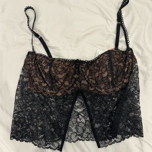 HOUSE OF CB JACINTA LACE TOP